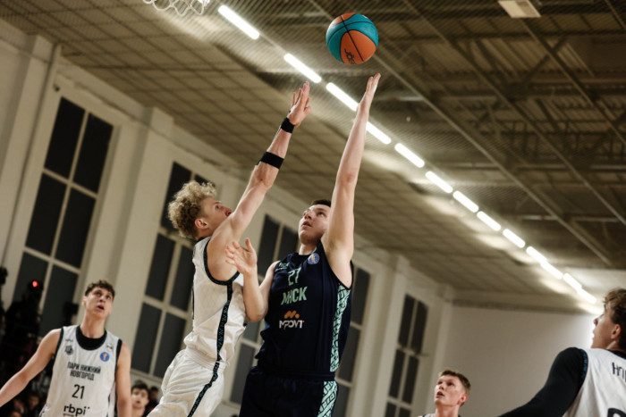 Начинаем неделю с уверенной победы!